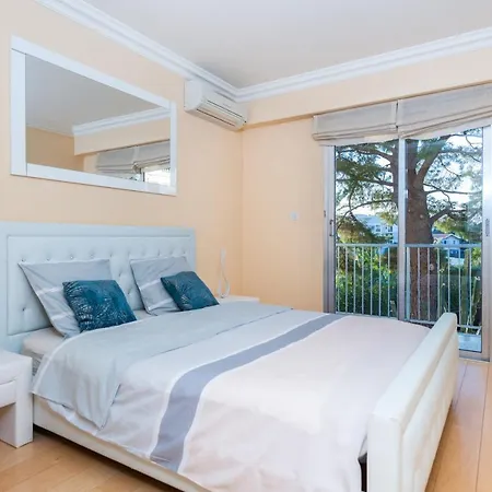 Апартаменты Prestige Mont Boron -terrace -sea View -2br